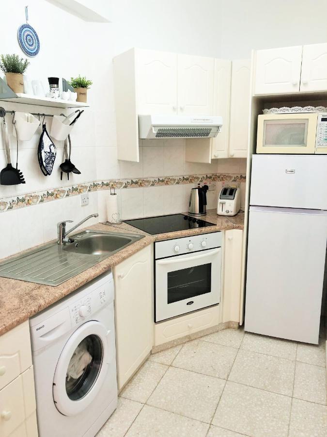 Regina Gardens, Phase 1 Appartement Paphos Buitenkant foto